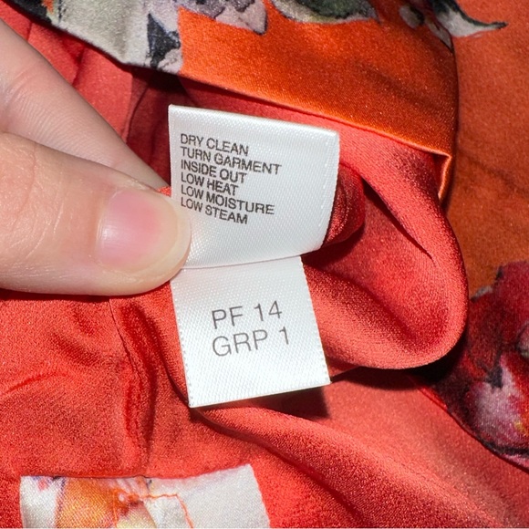 St. John Silk Chrysanthemum Charmeuse Orange Floral Cowl Drape Shift Mini Dress - Picture 8 of 10